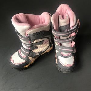 Toddler -sized Snow Boots -12M